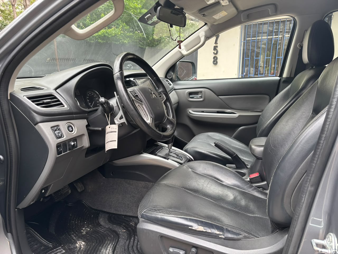 Mitsubishi L200 — foto 20 de 23