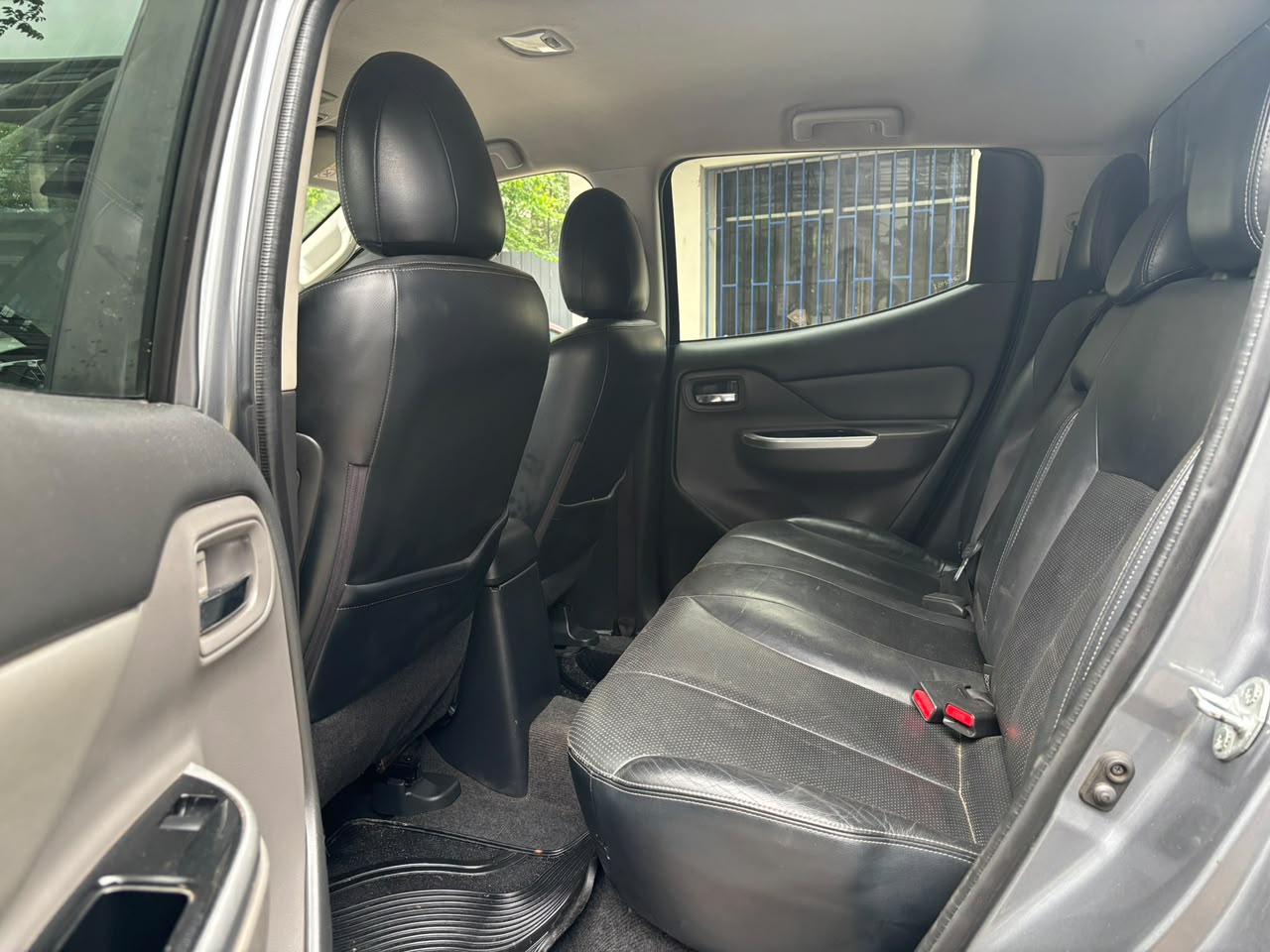 Mitsubishi L200 — foto 21 de 23