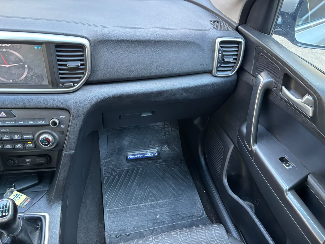 KIA Sportage — foto 11 de 28