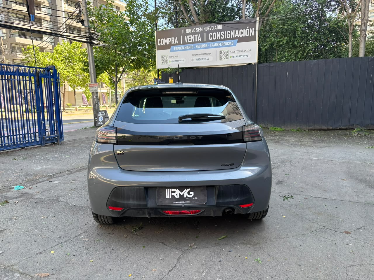 Peugeot 208 — foto 4 de 17